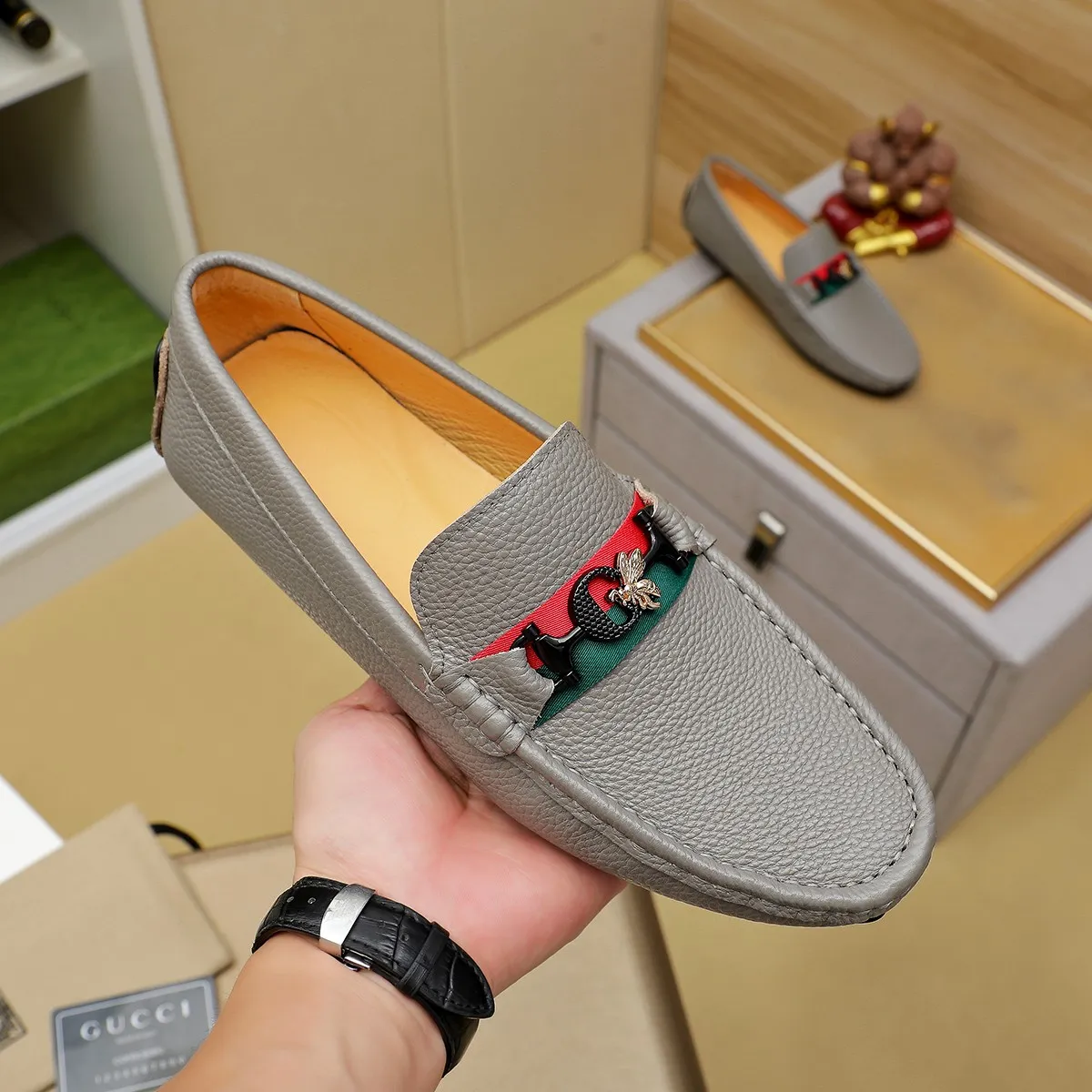 Men's shoes 💰360💰💰GUCCI Gucci official website synchronizes the latest model 🛃The upper is made of imported cowhide, 🐷leather lining, rubber outsole, 🎩🎩top-notch handcrafted workmanship with fine stitches and threads🔍definitely satisfy those perfectionist men who pursue high luxury quality 👏 Colors available! Code number 38-45 Large quantity in stock
